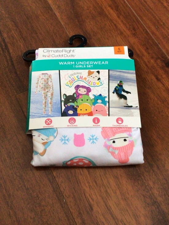 Cuddl Duds Other - Cuddl Duds Girls White Pink Multicolor Squishmallows Warm Underwear Set